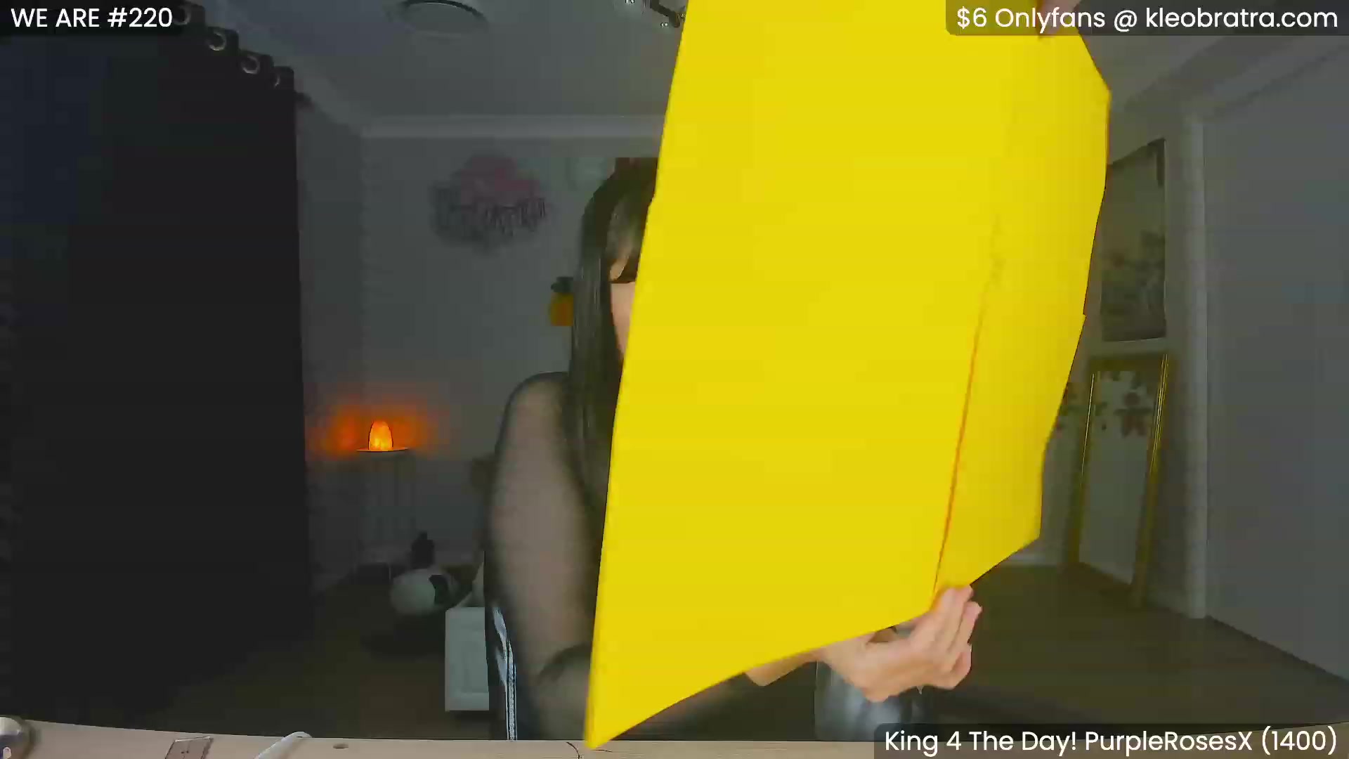 Gallery image thumbnail from KleoBratra's myfreecams stream on, 12/19/2023, 13:41 image 4 of 20