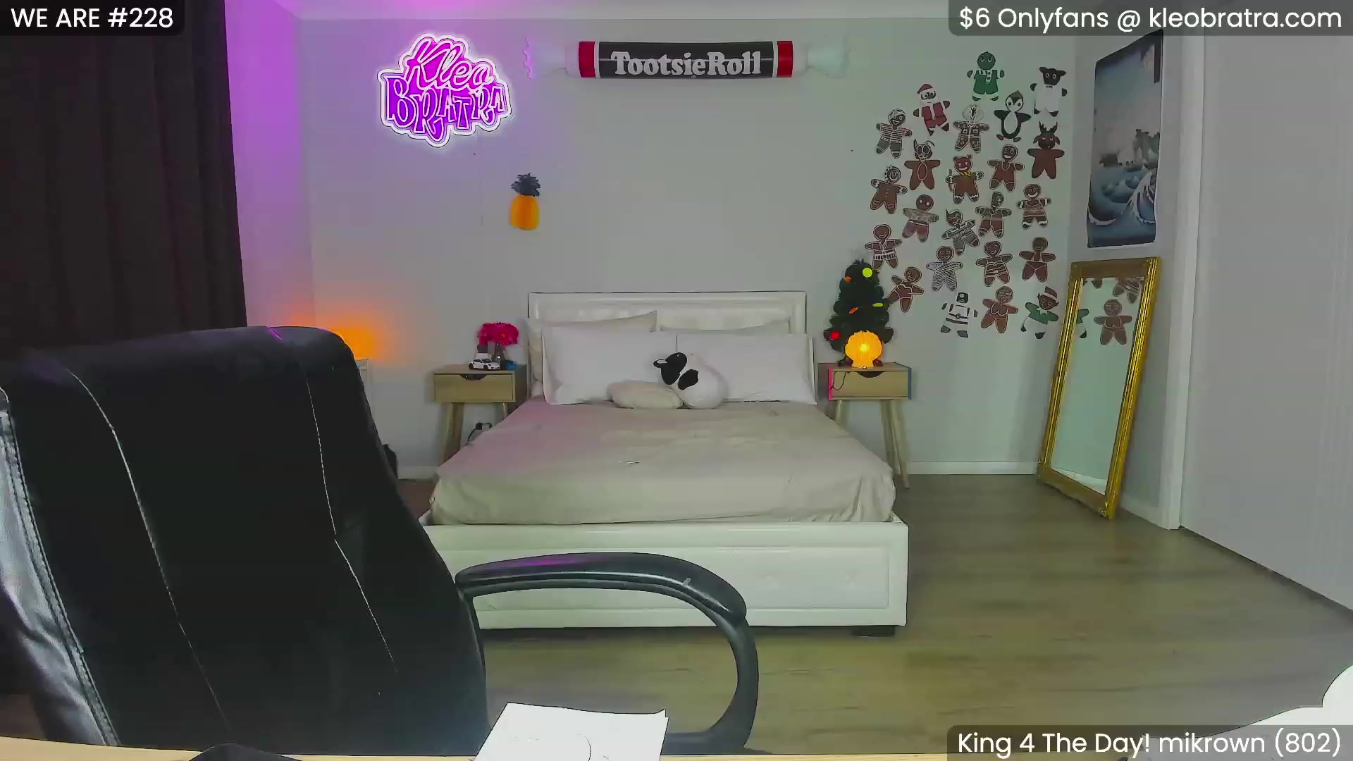 Gallery image thumbnail from KleoBratra's myfreecams stream on, 12/20/2023, 10:31 image 4 of 20