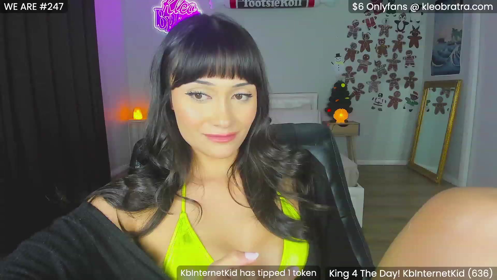 Gallery image thumbnail from KleoBratra's myfreecams stream on, 12/21/2023, 13:33 image 10 of 20
