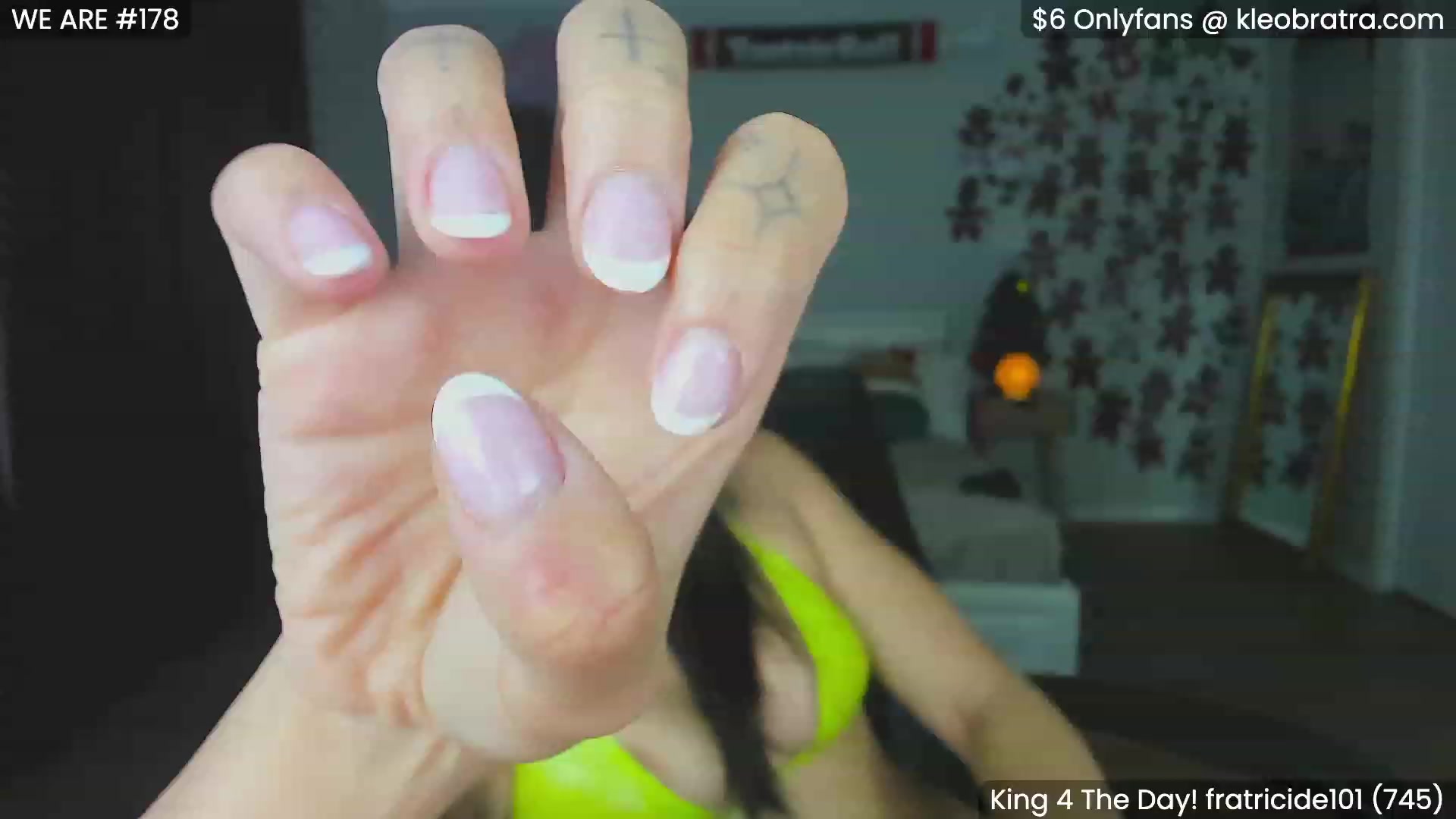 Gallery image thumbnail from KleoBratra's myfreecams stream on, 12/27/2023, 07:19 image 14 of 20