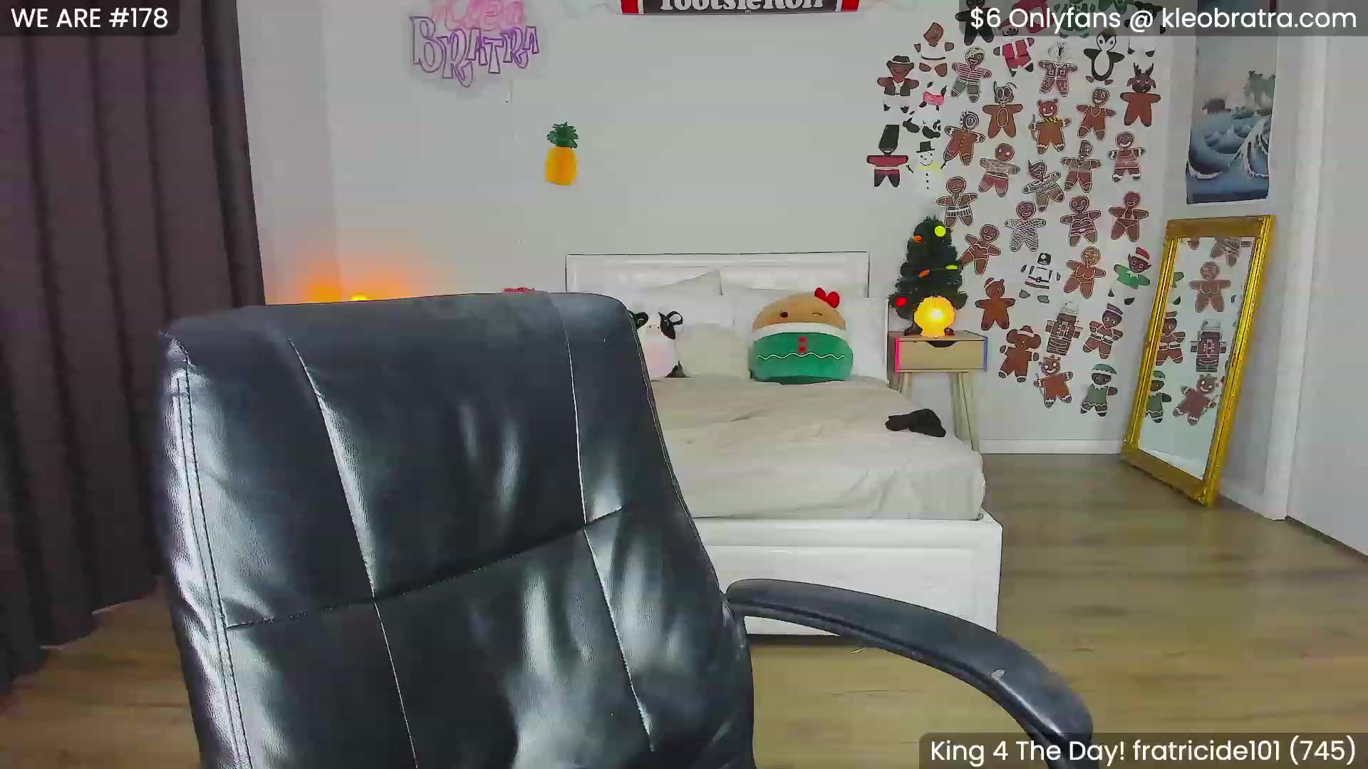 Gallery image thumbnail from KleoBratra's myfreecams stream on, 12/27/2023, 07:19 image 6 of 20