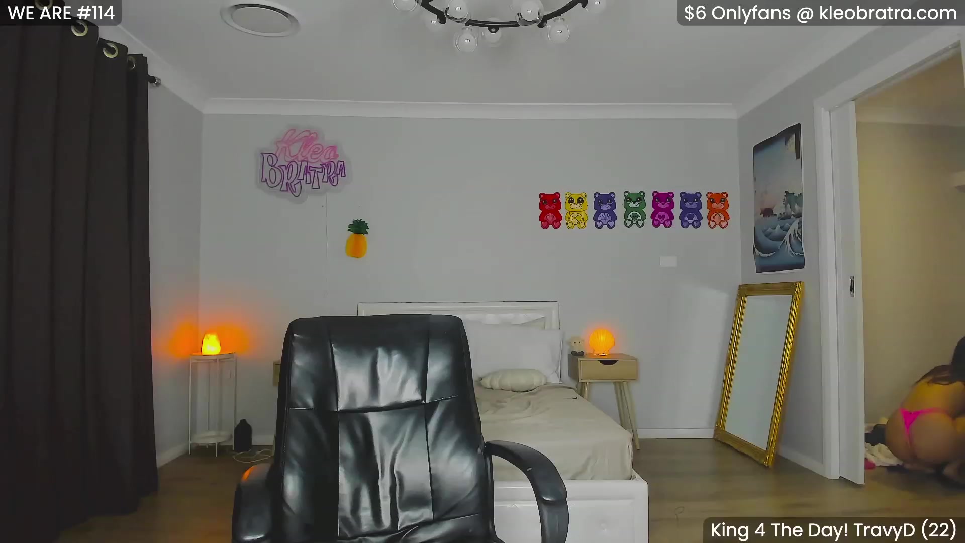 Gallery image thumbnail from KleoBratra's myfreecams stream on, 01/08/2024, 12:40 image 18 of 20