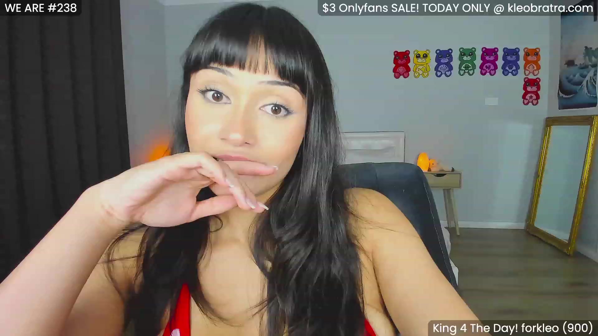 Gallery image thumbnail from KleoBratra's myfreecams stream on, 01/27/2024, 19:05 image 3 of 20