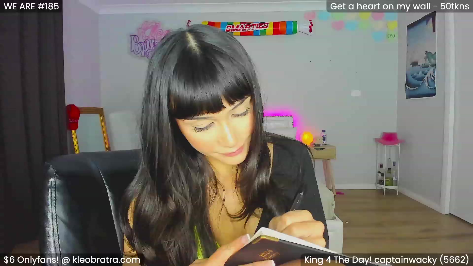 Gallery image thumbnail from KleoBratra's myfreecams stream on, 01/31/2024, 10:39 image 17 of 20