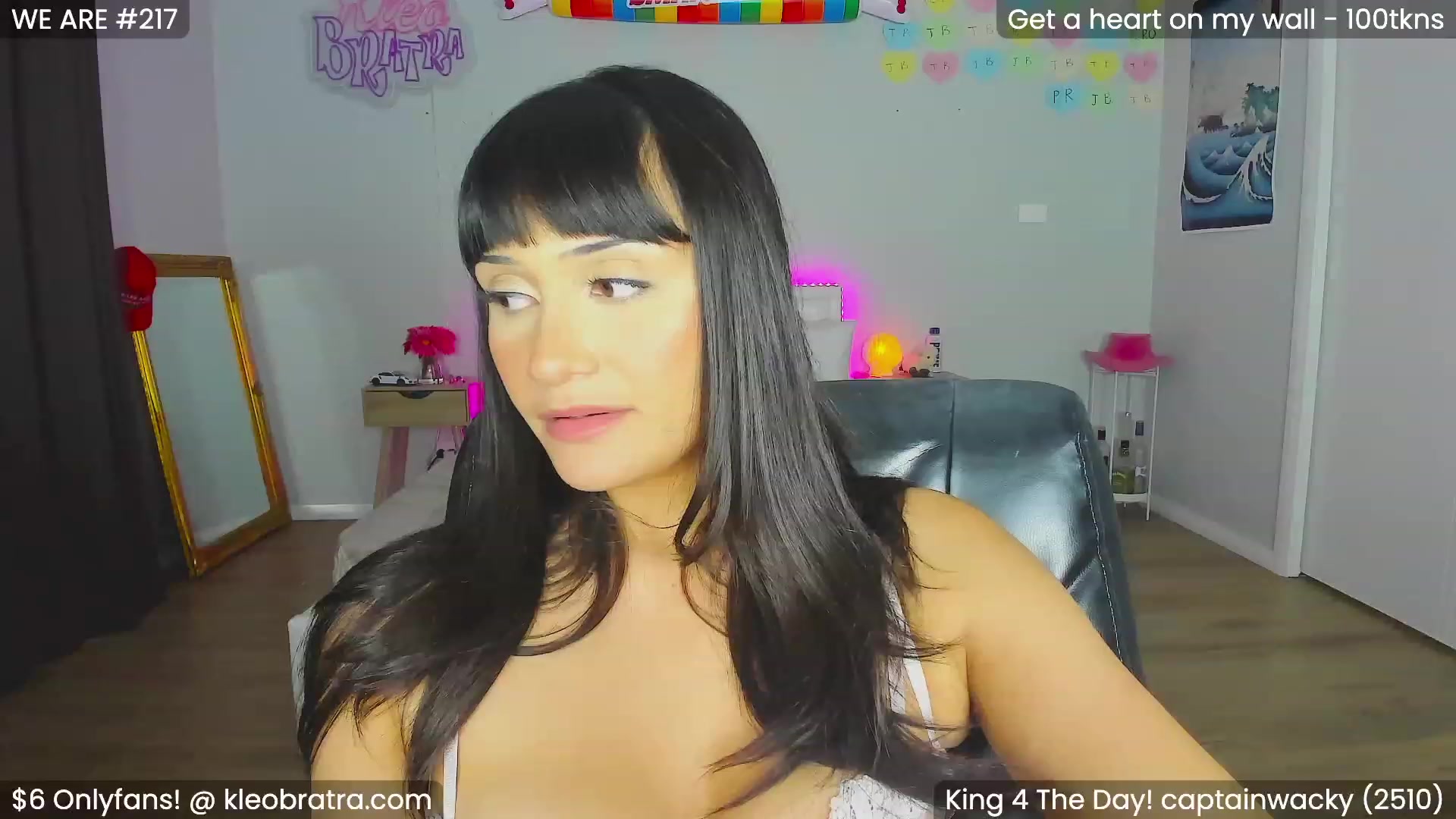 Gallery image thumbnail from KleoBratra's myfreecams stream on, 02/01/2024, 12:15 image 8 of 20