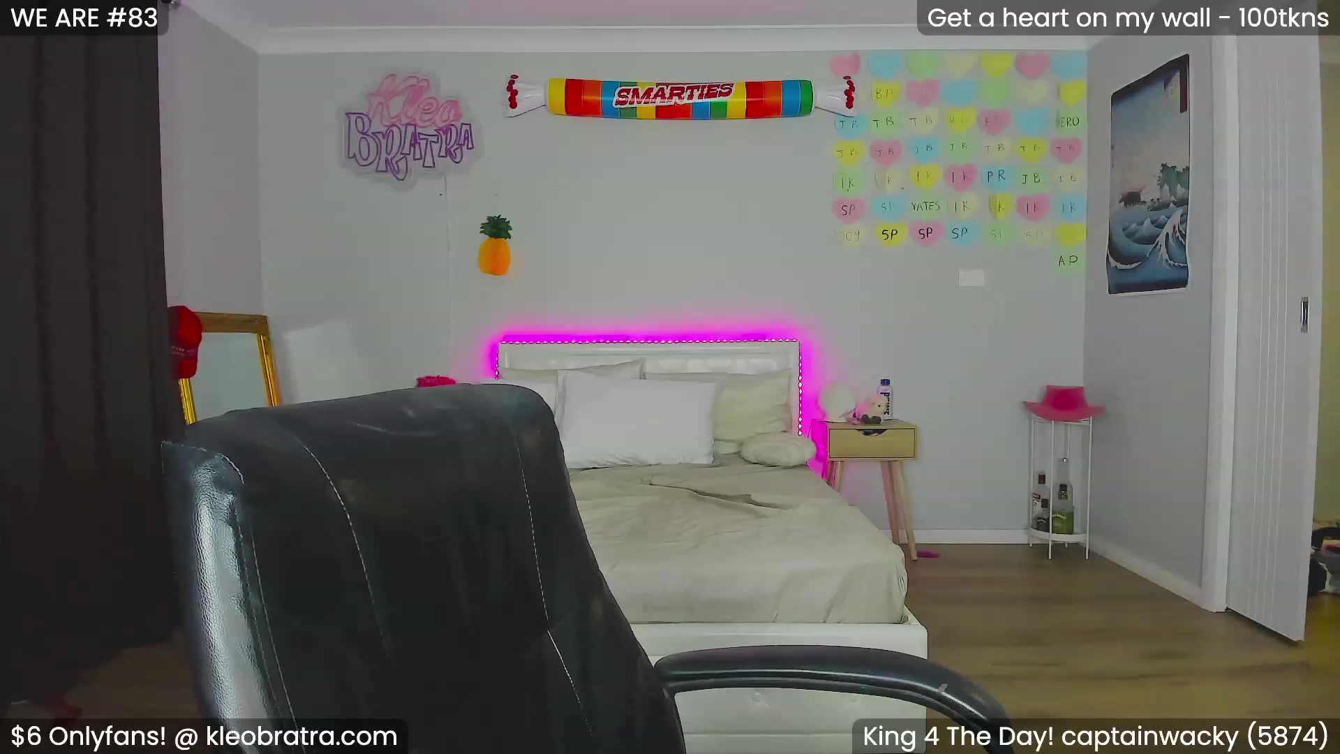 Gallery image thumbnail from KleoBratra's myfreecams stream on, 02/03/2024, 14:03 image 14 of 20