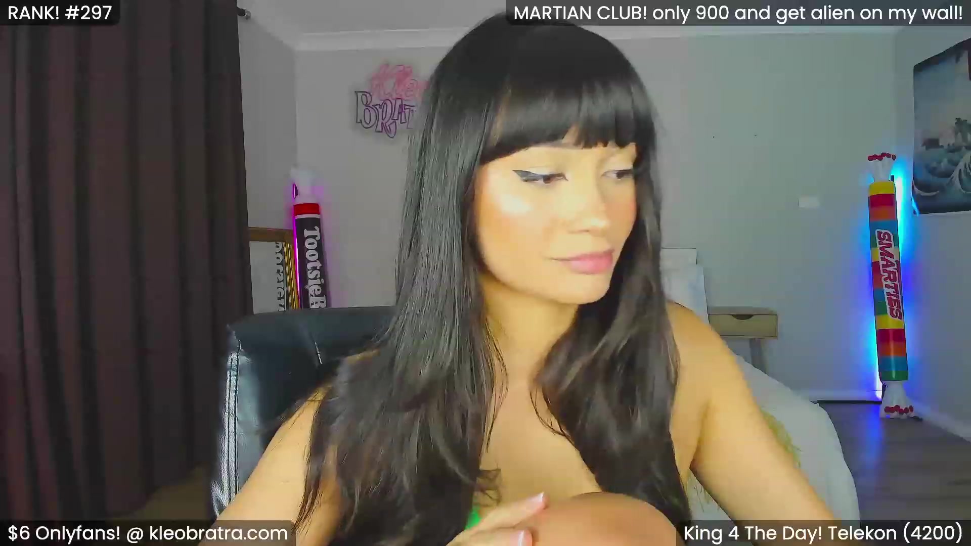 Gallery image thumbnail from KleoBratra's myfreecams stream on, 03/10/2024, 09:48 image 11 of 20