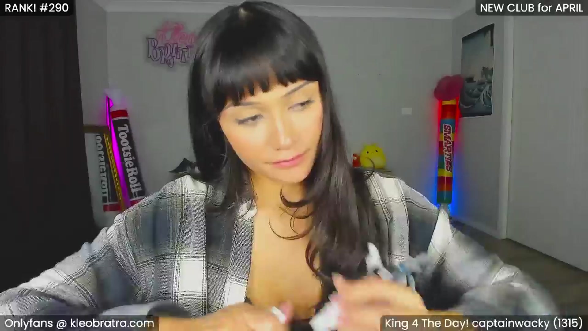 Gallery image thumbnail from KleoBratra's myfreecams stream on, 04/07/2024, 17:19 image 18 of 20
