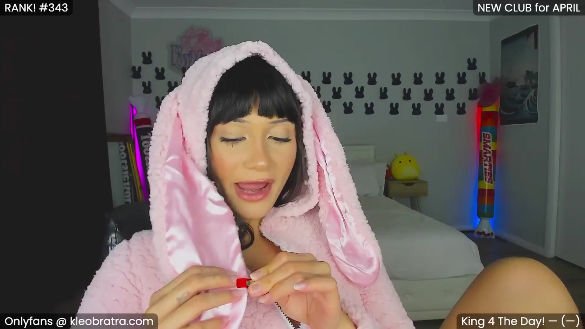 Gallery image thumbnail from KleoBratra's myfreecams stream on, 04/08/2024, 11:32 image 6 of 20