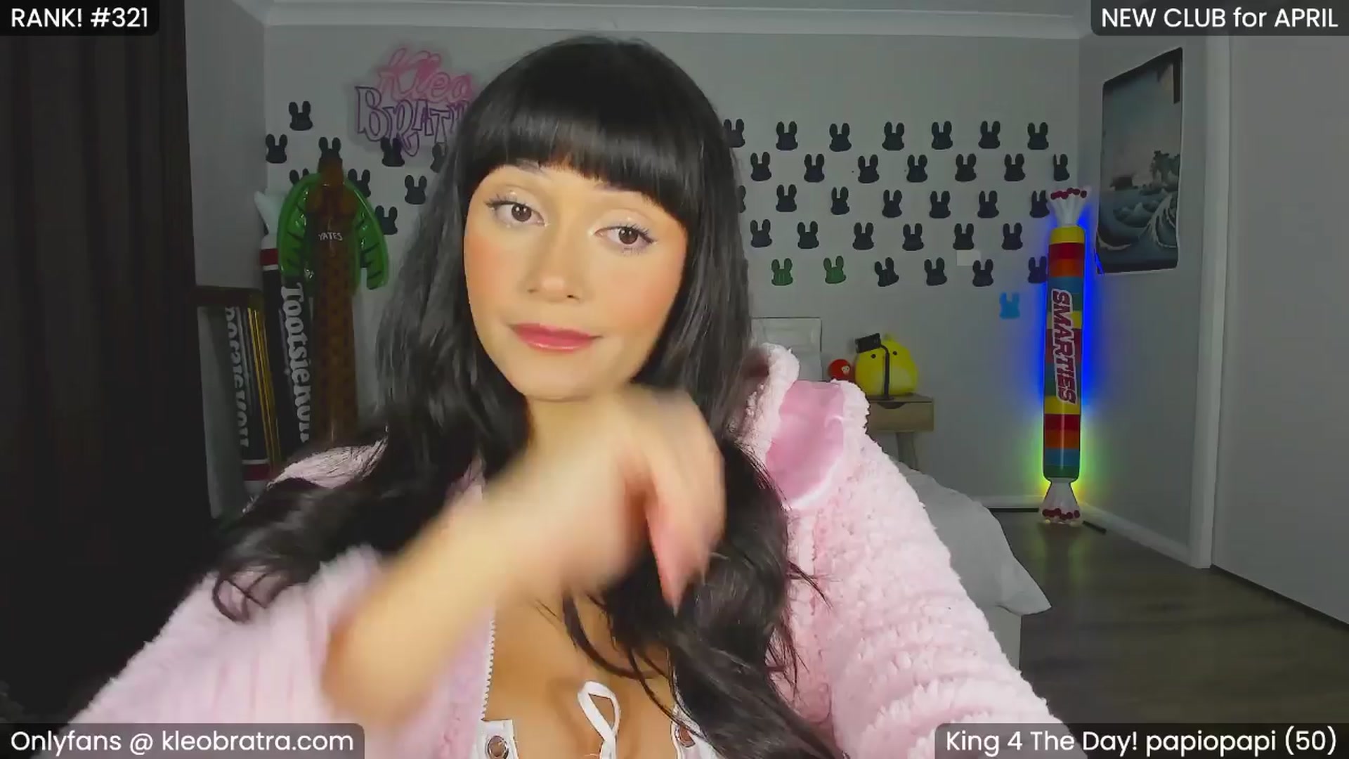 Gallery image thumbnail from KleoBratra's myfreecams stream on, 04/14/2024, 17:08 image 3 of 20