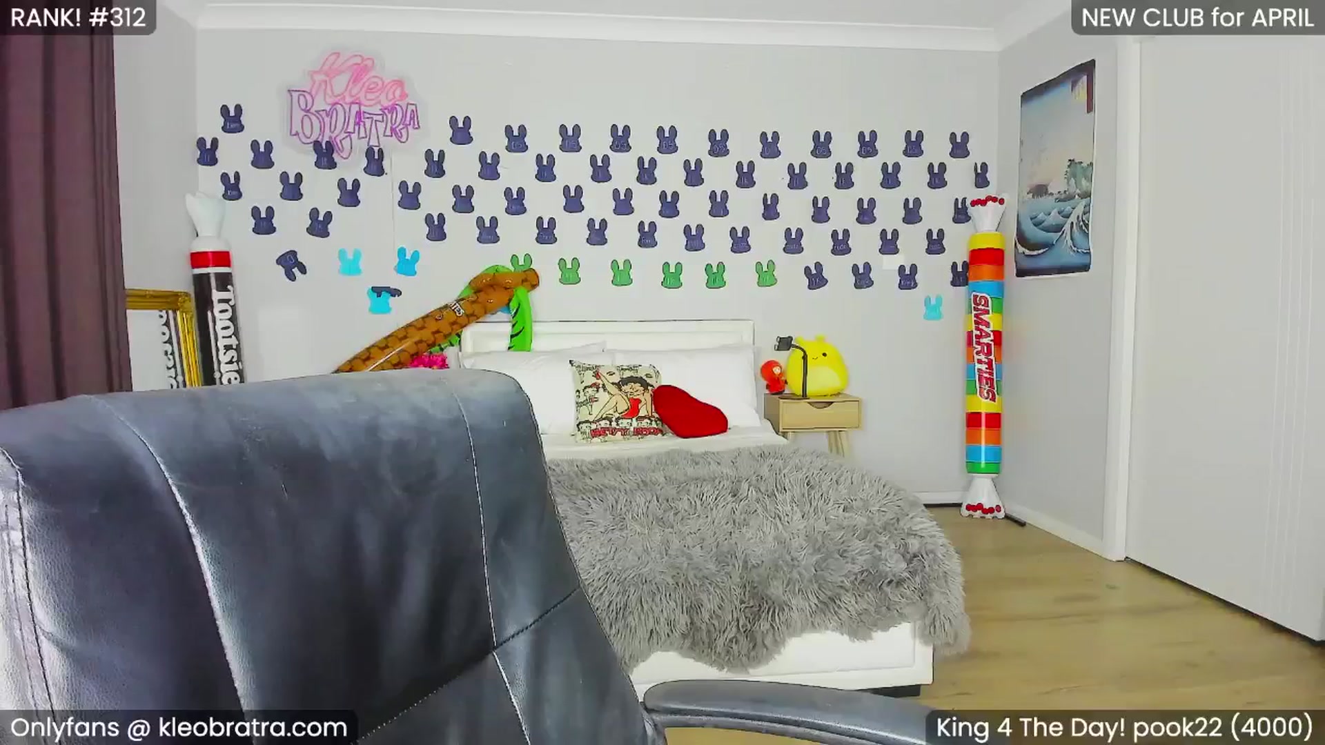 Gallery image thumbnail from KleoBratra's myfreecams stream on, 04/16/2024, 13:53 image 16 of 20