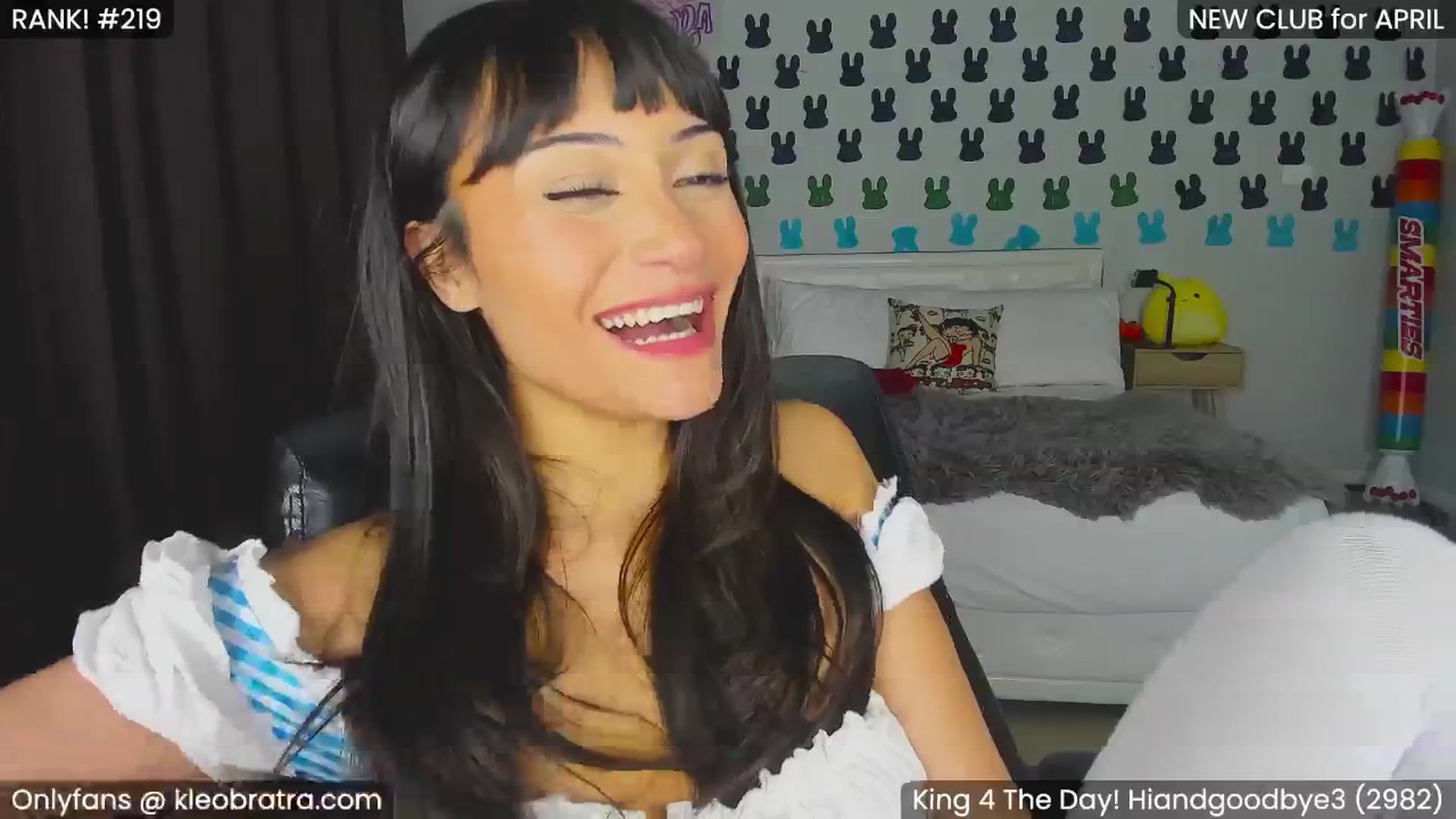Gallery image thumbnail from KleoBratra's myfreecams stream on, 04/21/2024, 08:37 image 6 of 20