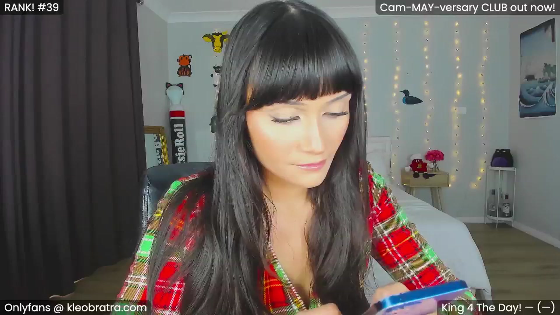 Gallery image thumbnail from KleoBratra's myfreecams stream on, 05/22/2024, 06:00 image 3 of 20