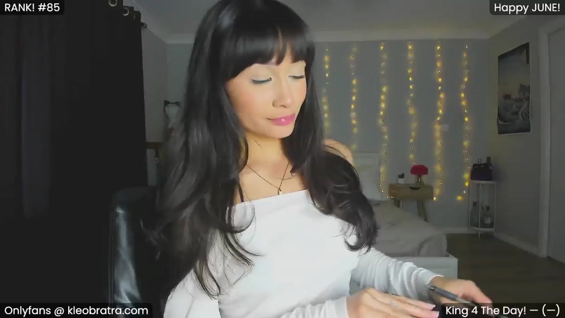 Gallery image thumbnail from KleoBratra's myfreecams stream on, 06/13/2024, 09:50 image 1 of 20
