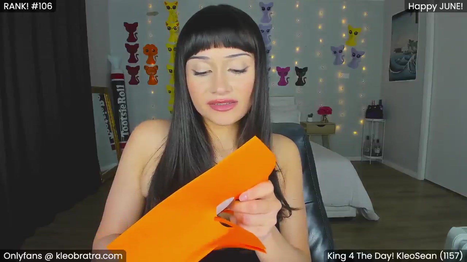 Gallery image thumbnail from KleoBratra's myfreecams stream on, 06/19/2024, 10:22 image 4 of 20