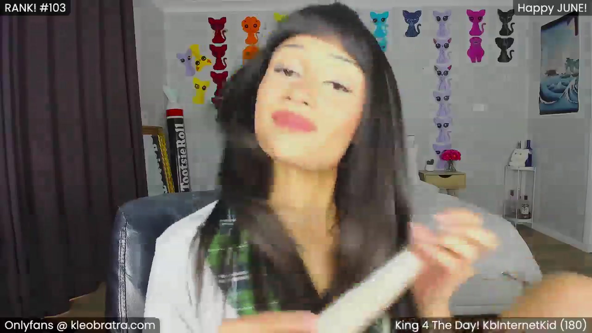 Gallery image thumbnail from KleoBratra's myfreecams stream on, 06/21/2024, 07:40 image 4 of 20