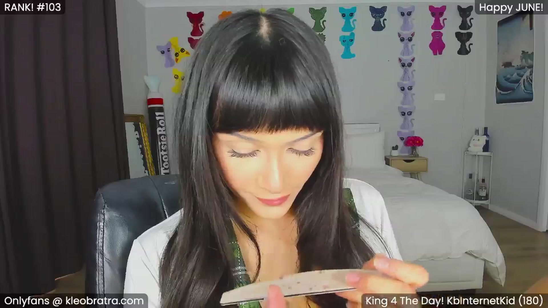 Gallery image thumbnail from KleoBratra's myfreecams stream on, 06/21/2024, 07:40 image 3 of 20