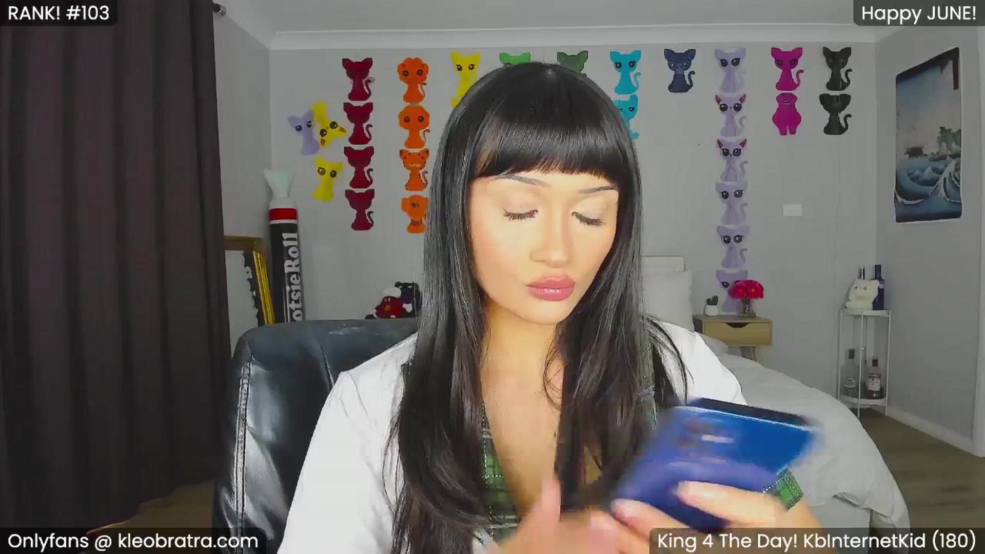Gallery image thumbnail from KleoBratra's myfreecams stream on, 06/21/2024, 07:40 image 6 of 20