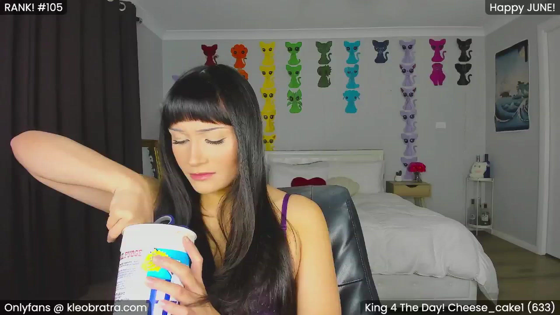 Gallery image thumbnail from KleoBratra's myfreecams stream on, 06/22/2024, 07:42 image 4 of 20