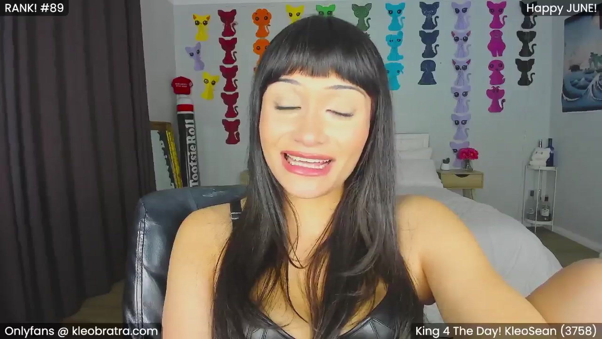 Gallery image thumbnail from KleoBratra's myfreecams stream on, 06/23/2024, 16:18 image 12 of 20