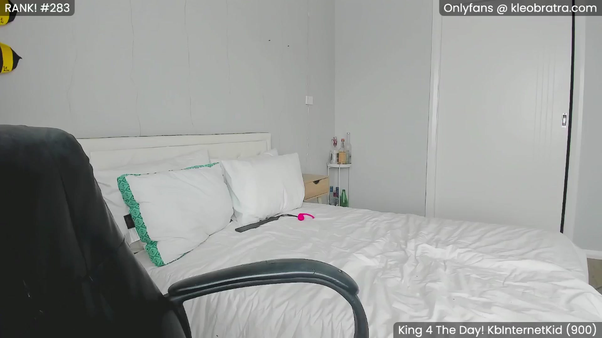Gallery image thumbnail from KleoBratra's myfreecams stream on, 08/11/2024, 06:27 image 13 of 20