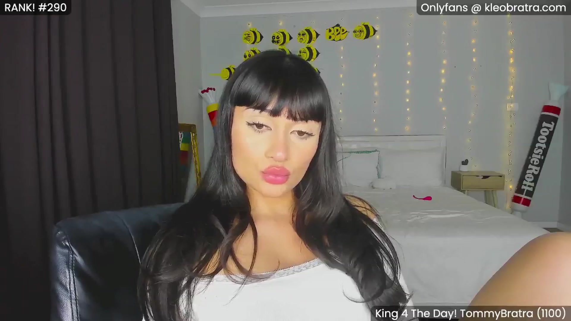 Gallery image thumbnail from KleoBratra's myfreecams stream on, 08/13/2024, 11:35 image 8 of 20