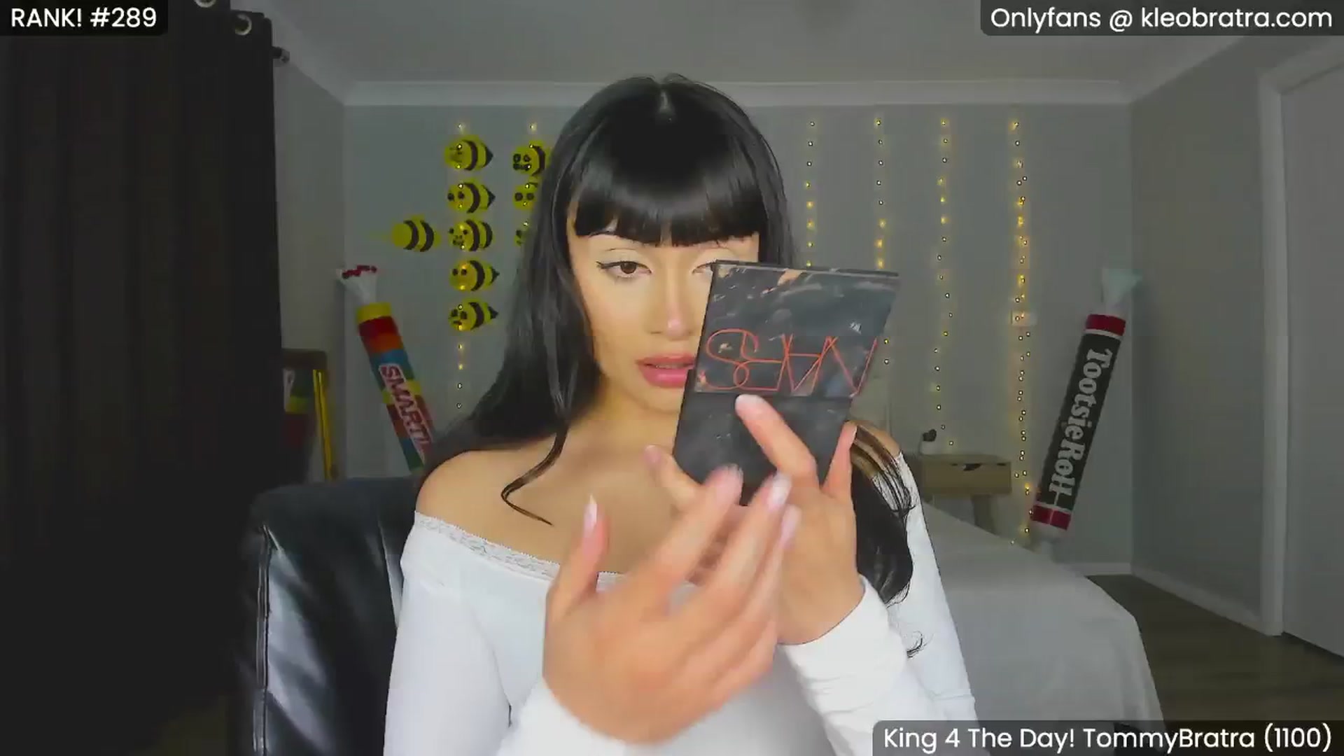 Gallery image thumbnail from KleoBratra's myfreecams stream on, 08/13/2024, 11:35 image 7 of 20