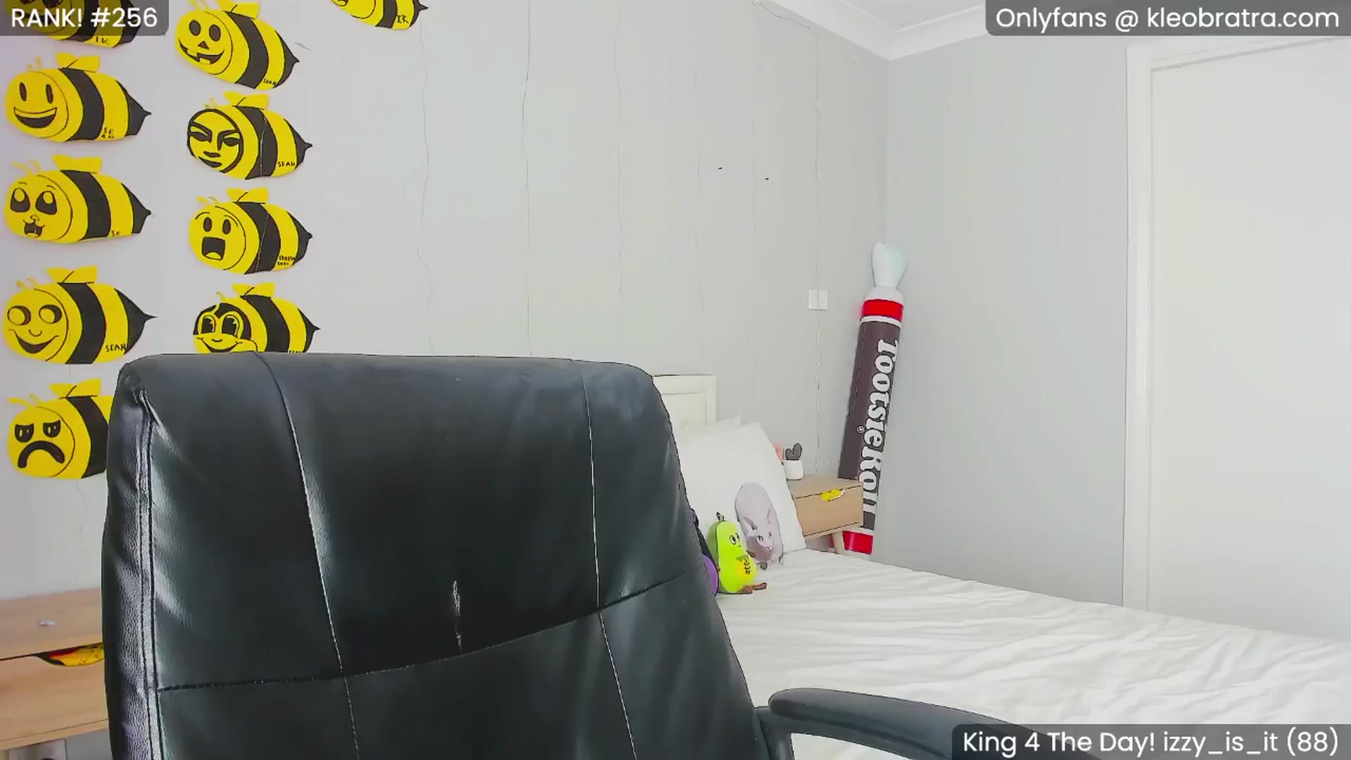 Gallery image thumbnail from KleoBratra's myfreecams stream on, 08/16/2024, 24:36 image 3 of 20