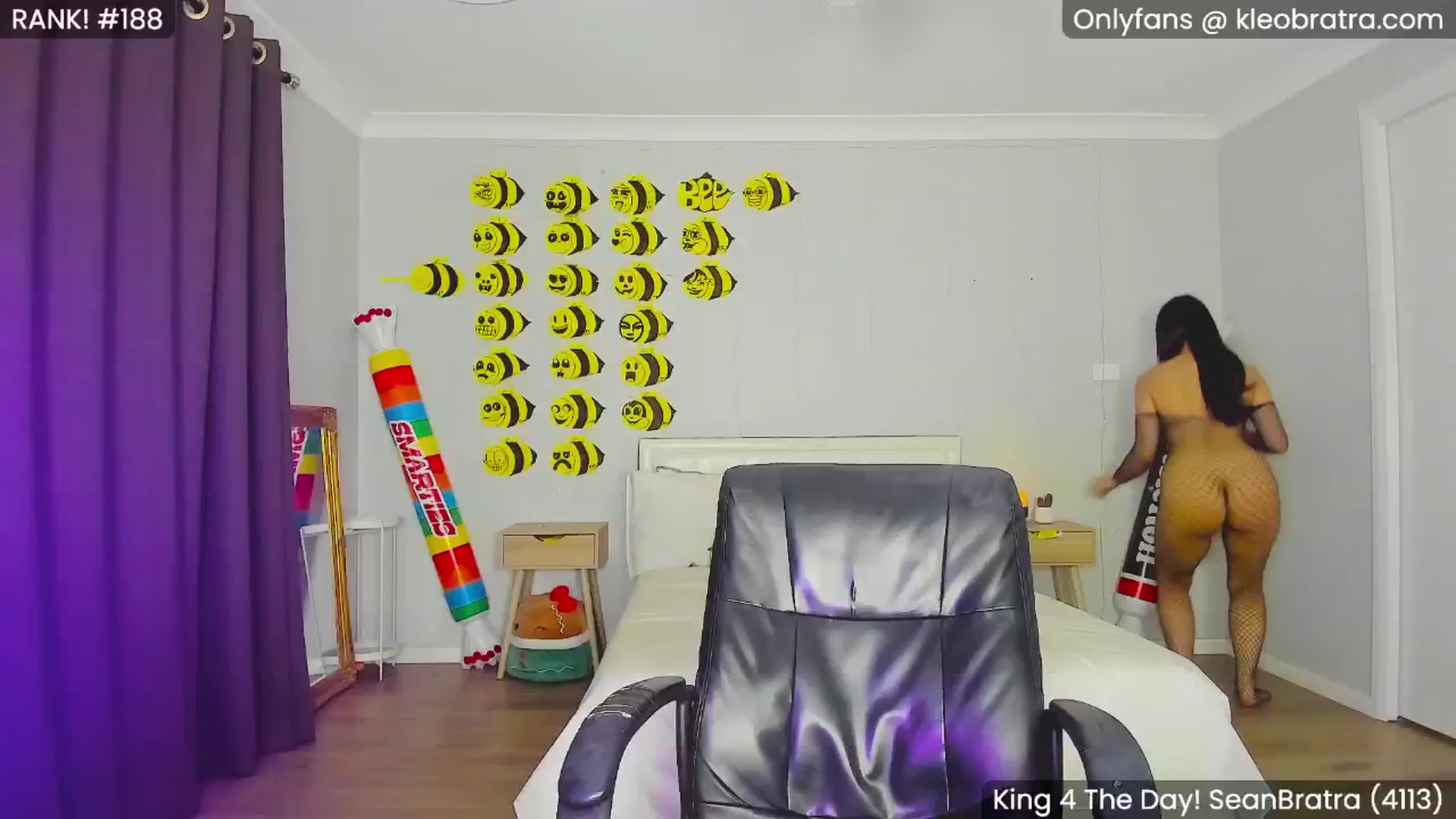 Gallery image thumbnail from KleoBratra's myfreecams stream on, 08/16/2024, 13:12 image 11 of 20