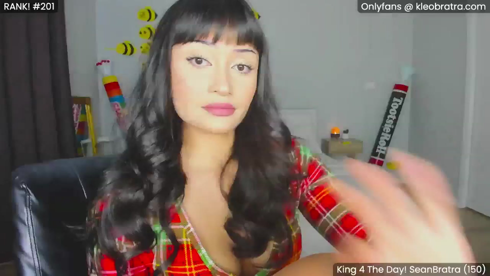 Gallery image thumbnail from KleoBratra's myfreecams stream on, 08/17/2024, 06:19 image 11 of 20