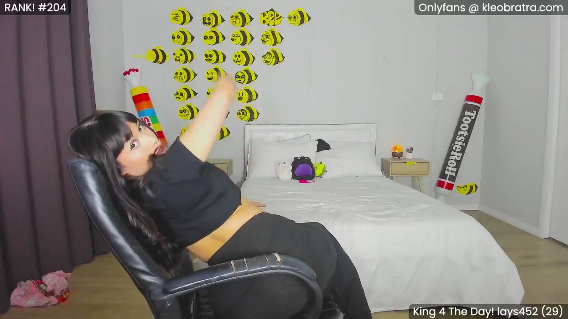 Gallery image thumbnail from KleoBratra's myfreecams stream on, 08/17/2024, 13:36 image 10 of 20