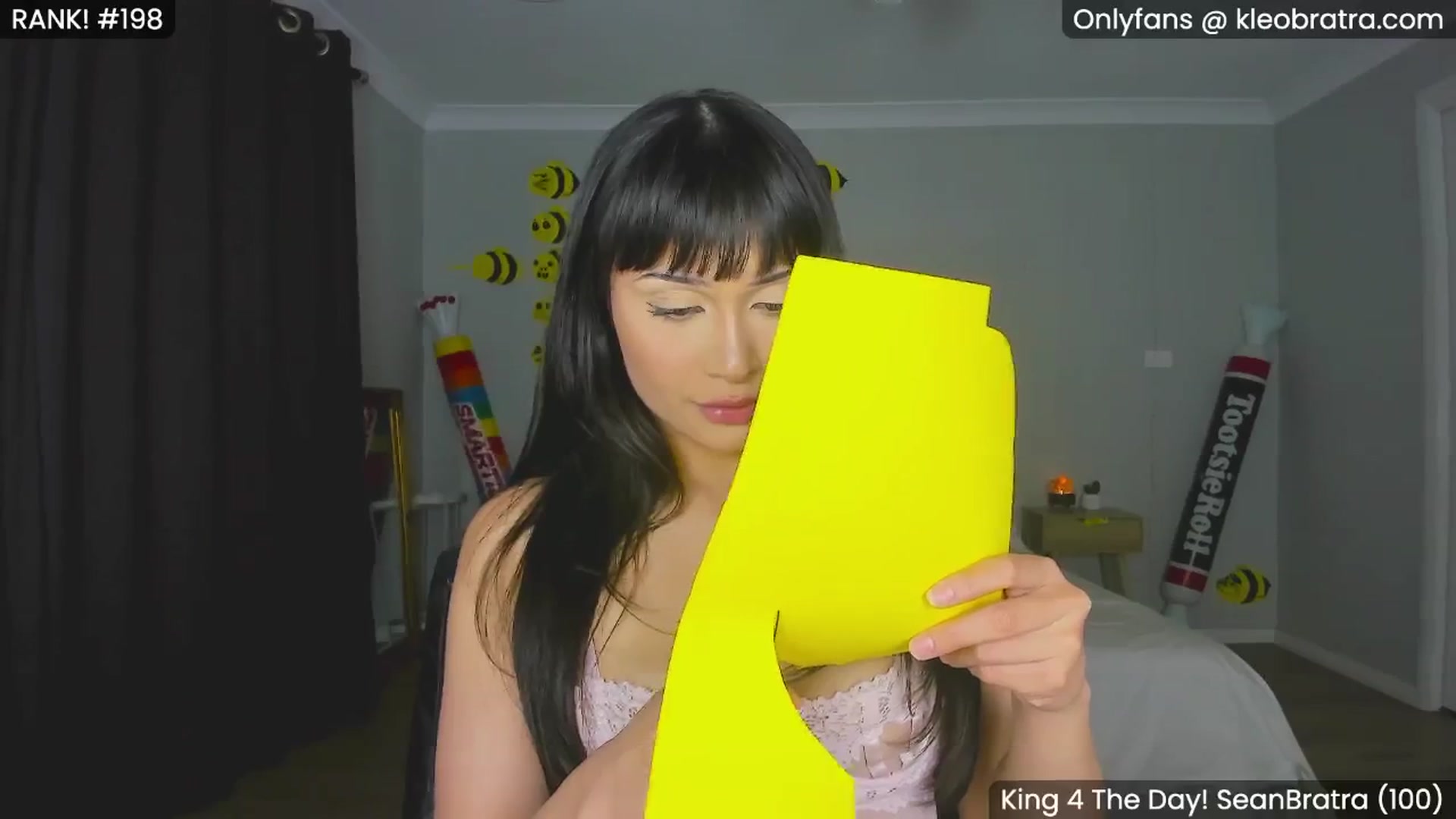 Gallery image thumbnail from KleoBratra's myfreecams stream on, 08/18/2024, 16:05 image 3 of 20