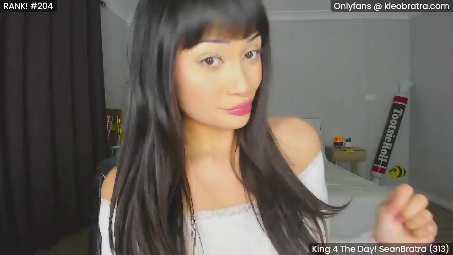 Gallery image thumbnail from KleoBratra's myfreecams stream on, 08/19/2024, 08:32 image 9 of 20