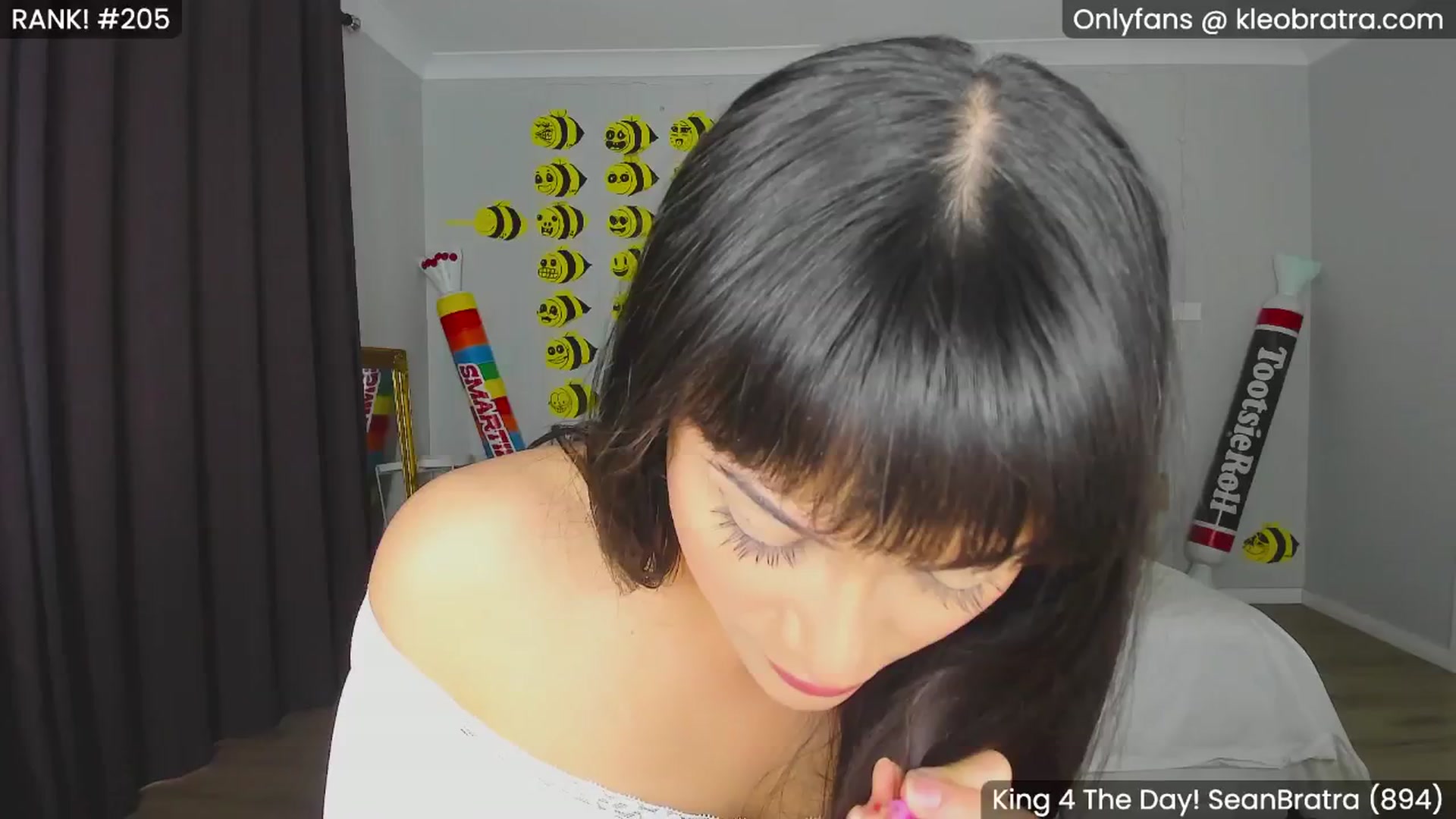 Gallery image thumbnail from KleoBratra's myfreecams stream on, 08/19/2024, 08:32 image 2 of 20