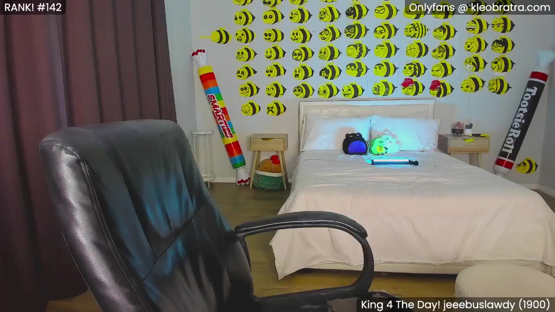 Gallery image thumbnail from KleoBratra's myfreecams stream on, 08/28/2024, 10:00 image 12 of 20