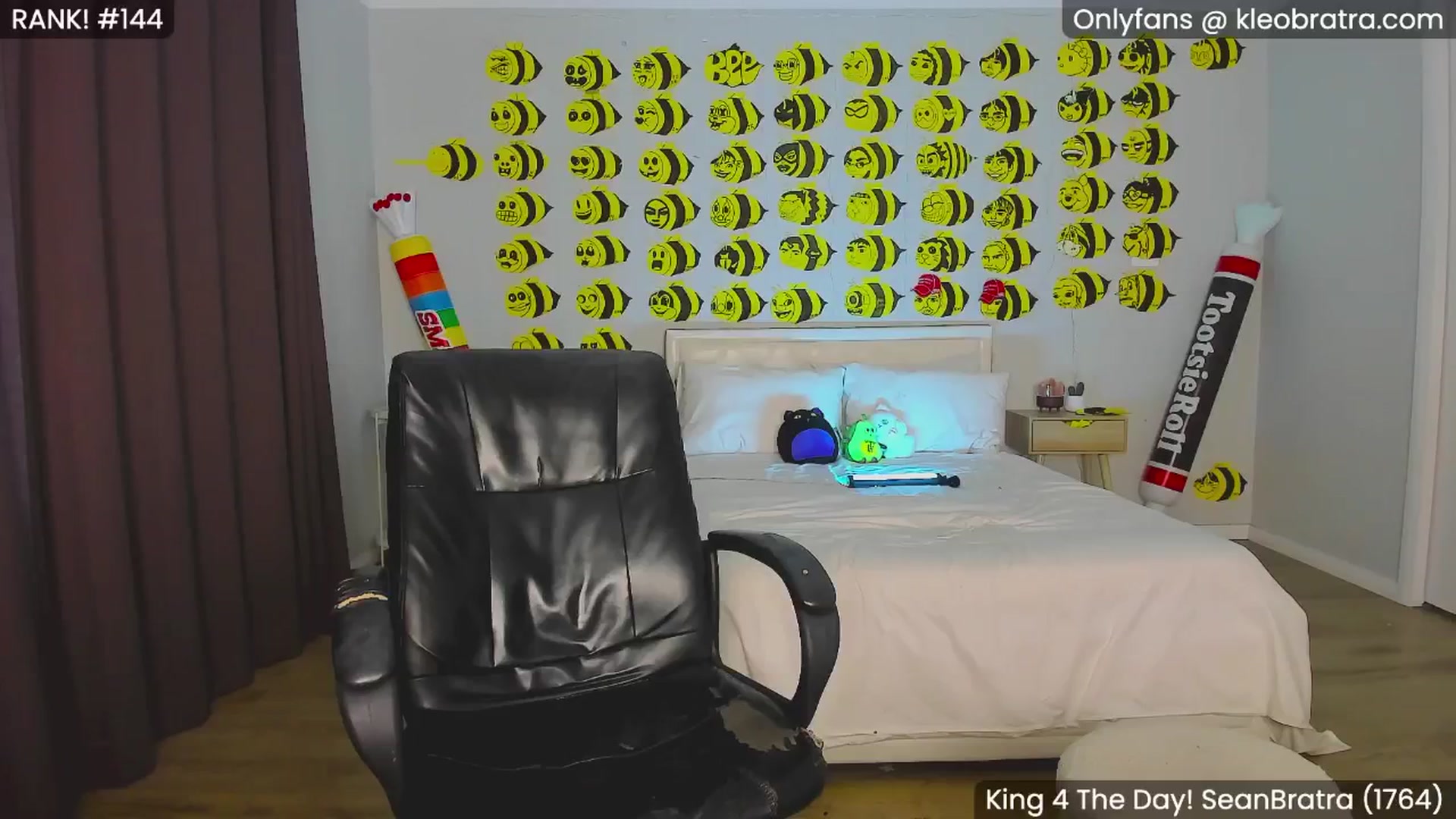 Gallery image thumbnail from KleoBratra's myfreecams stream on, 08/28/2024, 10:00 image 9 of 20