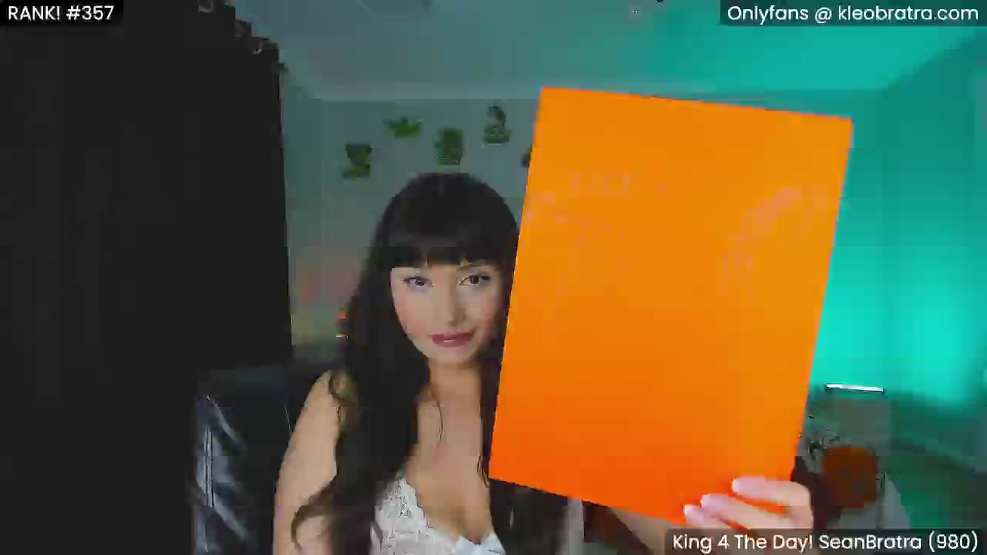 Gallery image thumbnail from KleoBratra's myfreecams stream on, 10/03/2024, 14:37 image 3 of 20