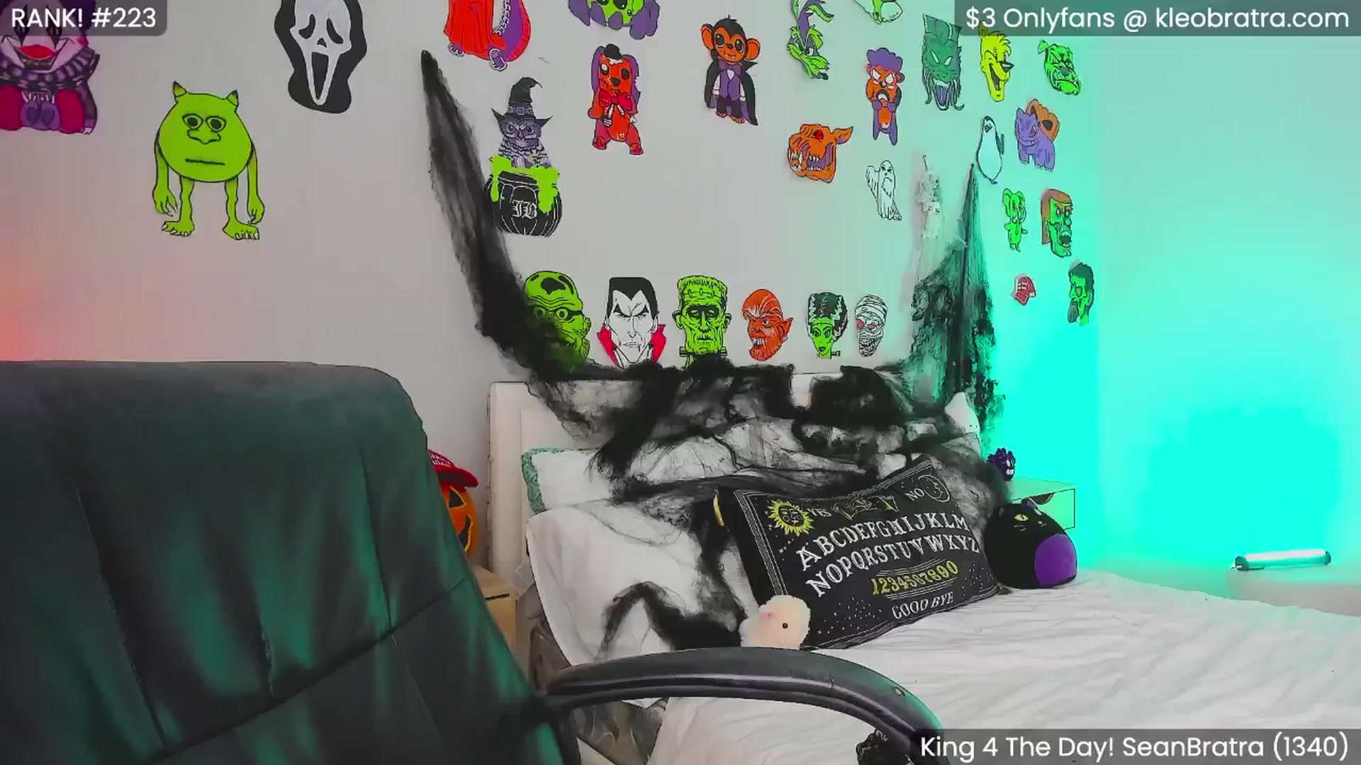 Gallery image thumbnail from KleoBratra's myfreecams stream on, 10/15/2024, 01:08 image 6 of 20