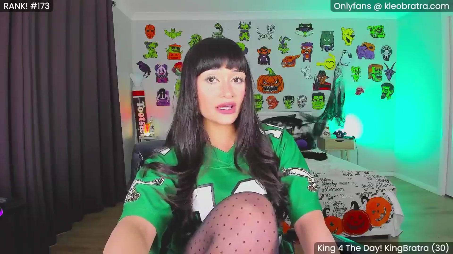 Gallery image thumbnail from KleoBratra's myfreecams stream on, 10/21/2024, 03:36 image 6 of 20