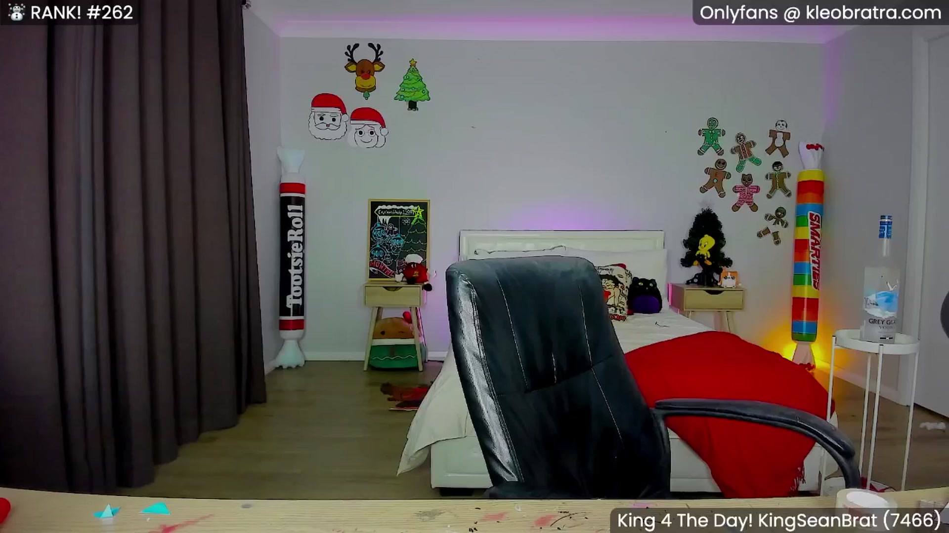 Gallery image thumbnail from KleoBratra's myfreecams stream on, 12/03/2024, 07:25 image 13 of 20