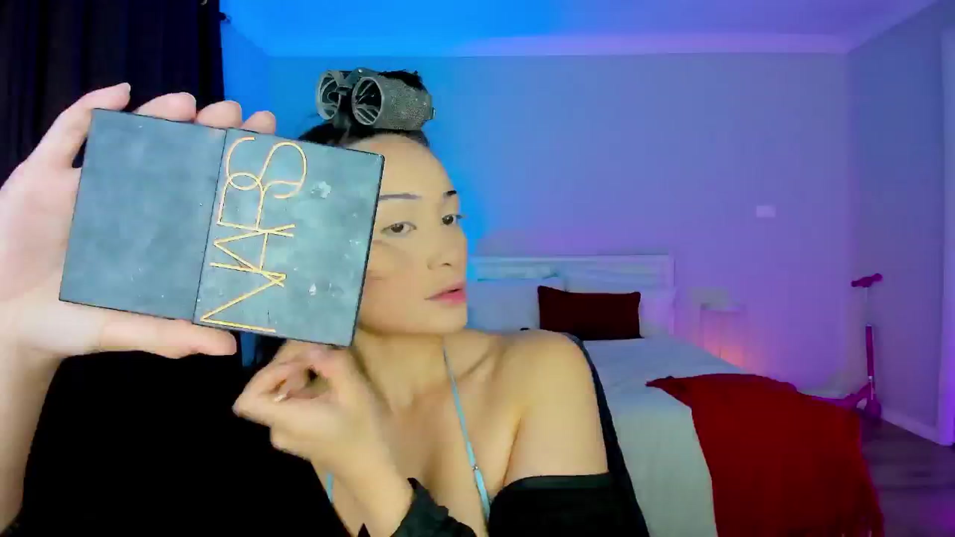 Gallery image thumbnail from KleoBratra's myfreecams stream on, 01/04/2025, 10:33 image 3 of 20