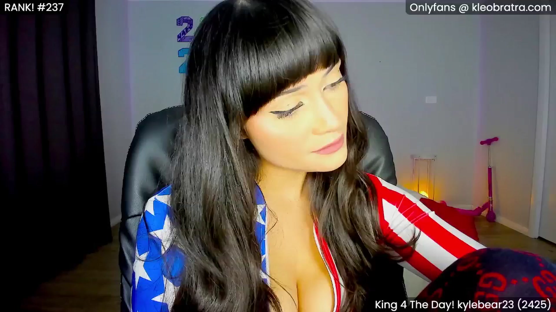 Gallery image thumbnail from KleoBratra's myfreecams stream on, 01/08/2025, 11:35 image 2 of 20