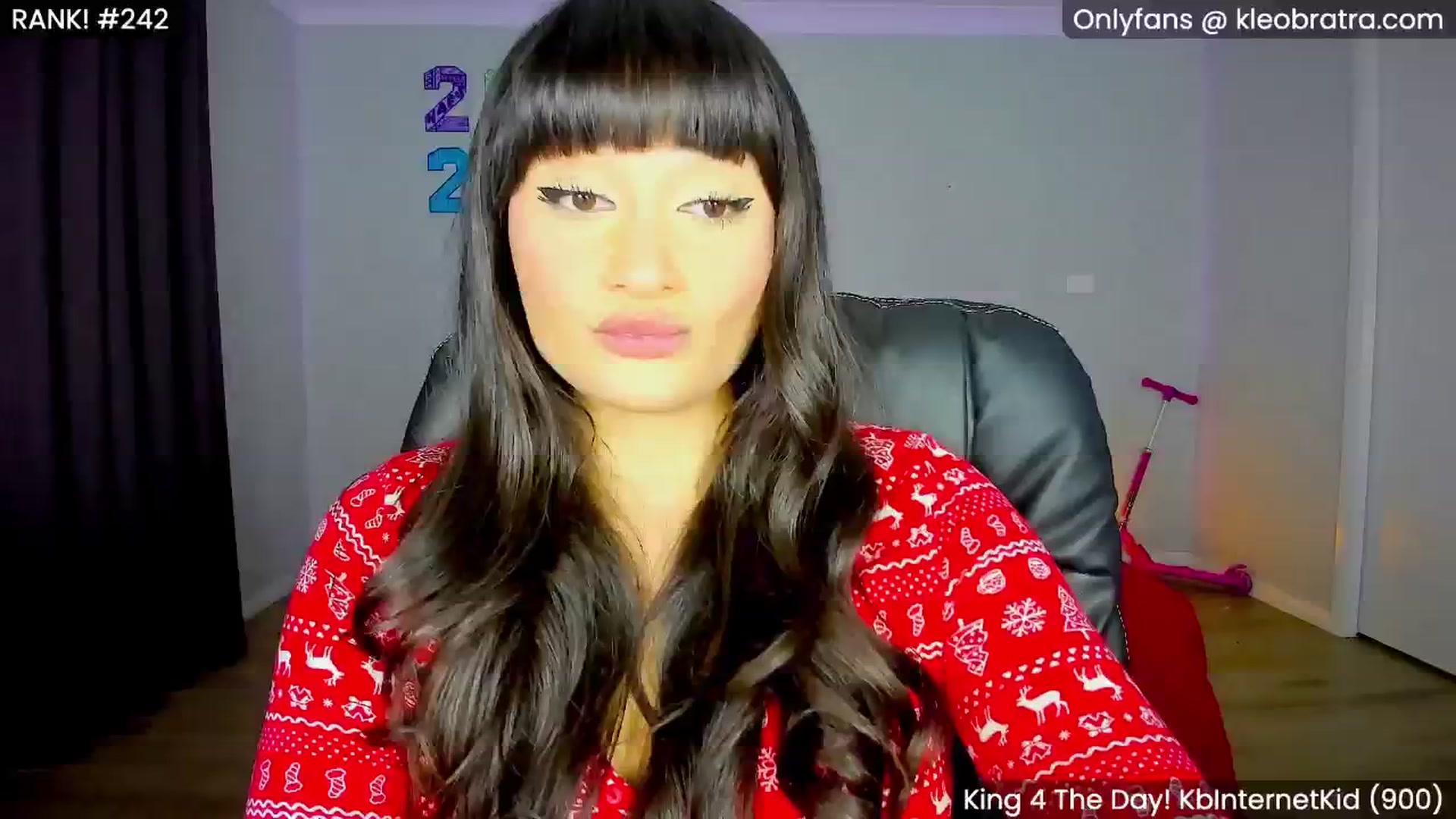 Gallery image thumbnail from KleoBratra's myfreecams stream on, 01/10/2025, 05:33 image 10 of 20