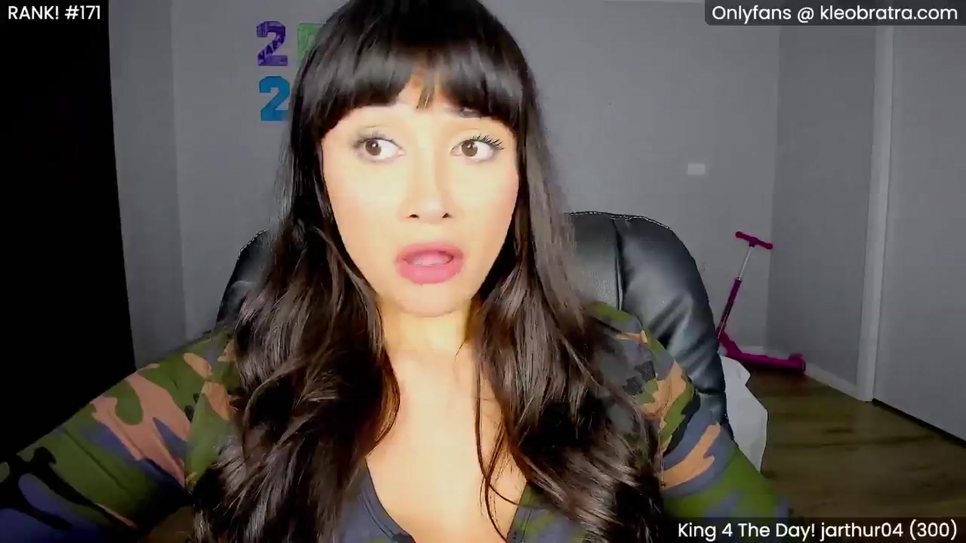 Gallery image thumbnail from KleoBratra's myfreecams stream on, 01/15/2025, 15:06 image 5 of 20