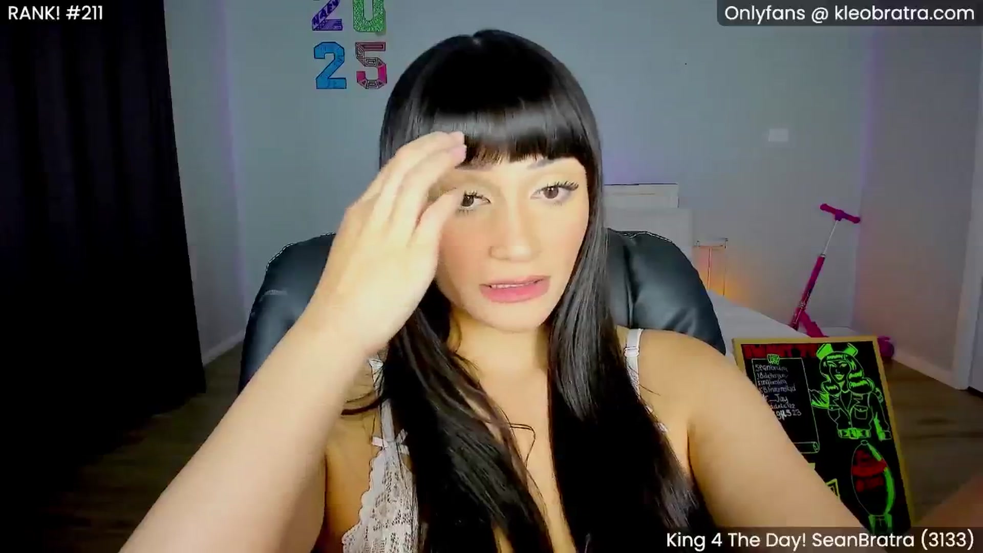 Gallery image thumbnail from KleoBratra's myfreecams stream on, 01/26/2025, 08:57 image 19 of 20