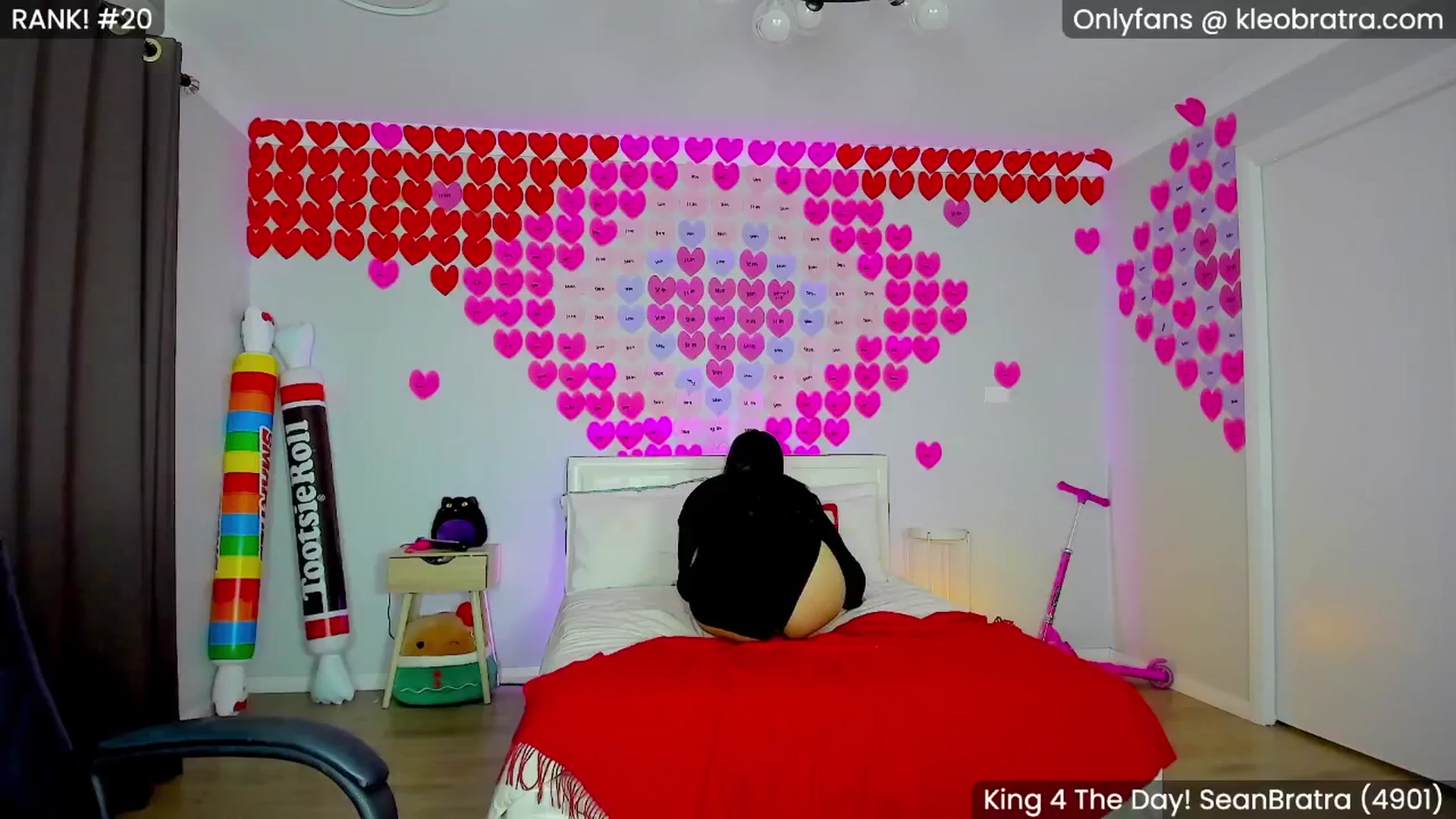 Gallery image thumbnail from KleoBratra's myfreecams stream on, 02/04/2025, 05:38 image 10 of 20