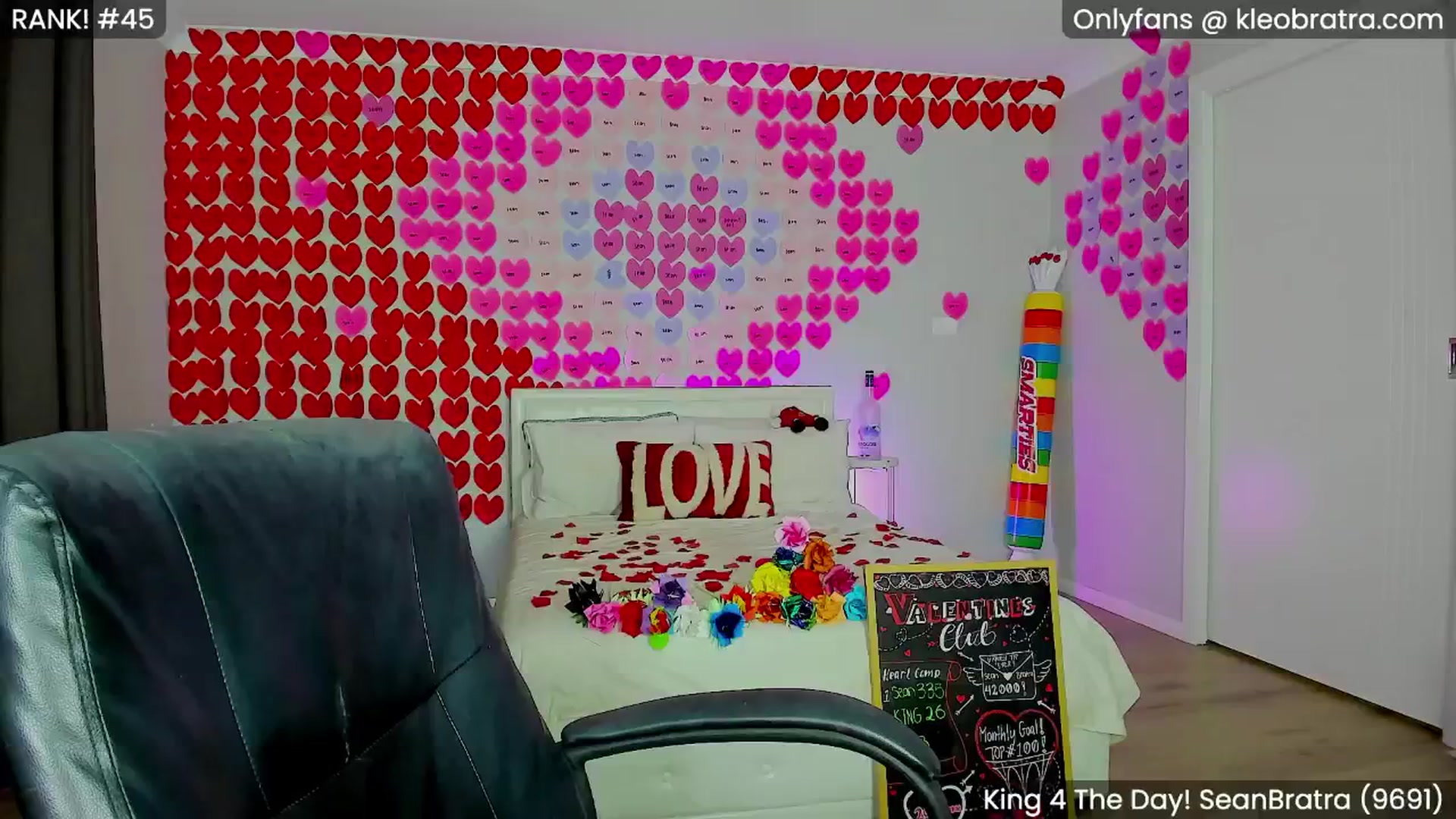 Gallery image thumbnail from KleoBratra's myfreecams stream on, 02/14/2025, 08:07 image 9 of 20