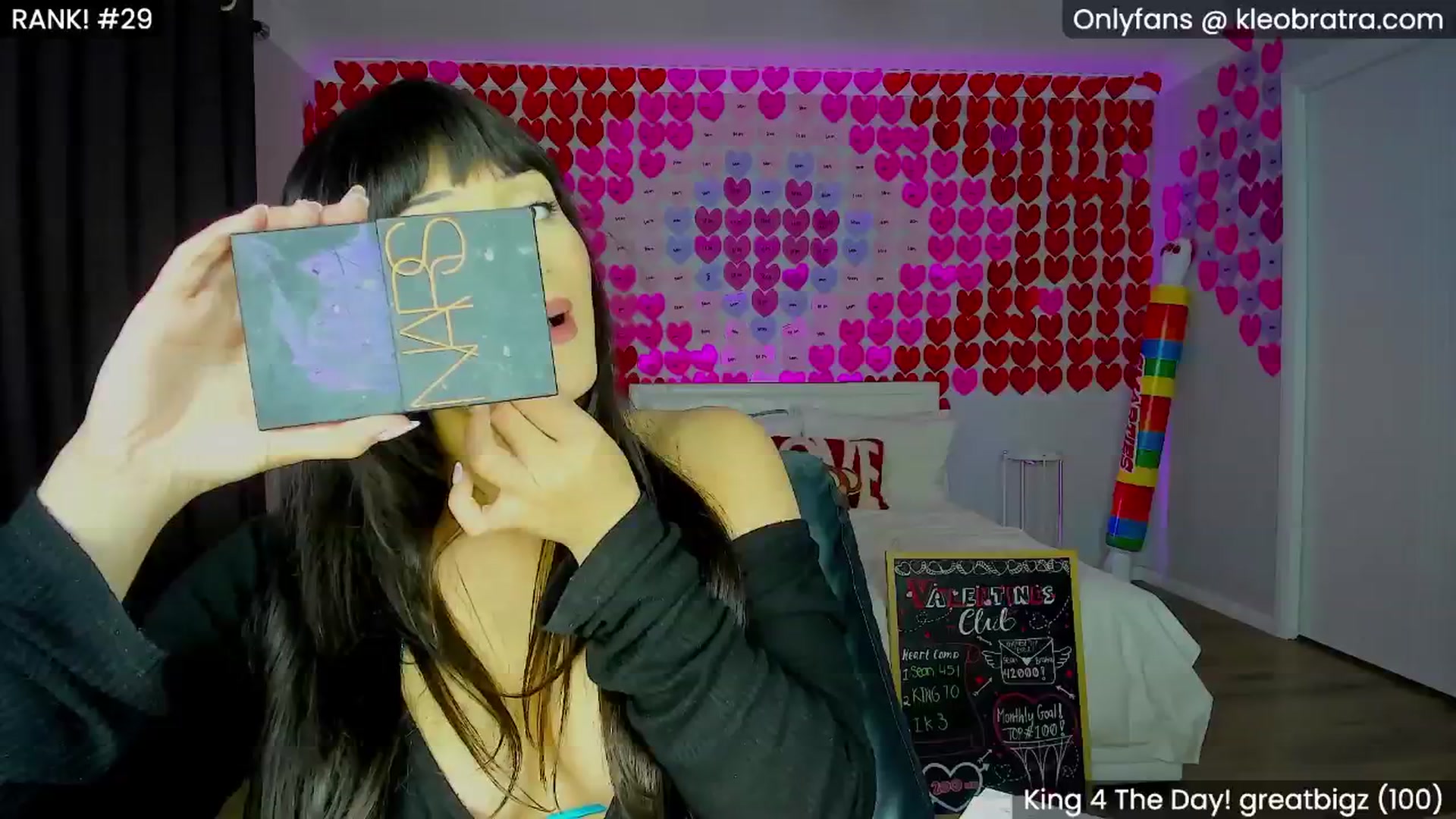 Gallery image thumbnail from KleoBratra's myfreecams stream on, 02/21/2025, 09:05 image 2 of 20
