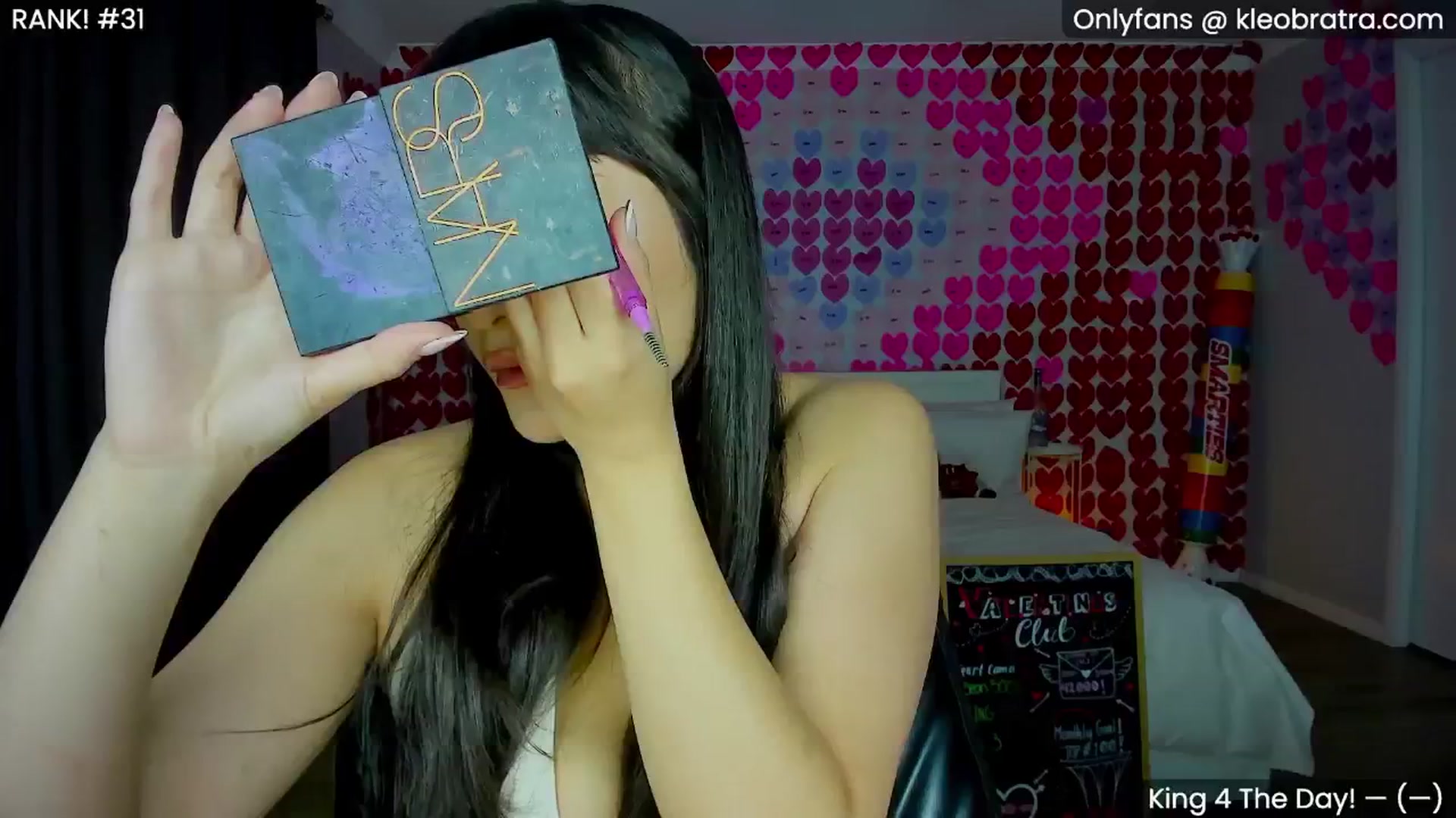 Gallery image thumbnail from KleoBratra's myfreecams stream on, 02/25/2025, 24:01 image 7 of 20