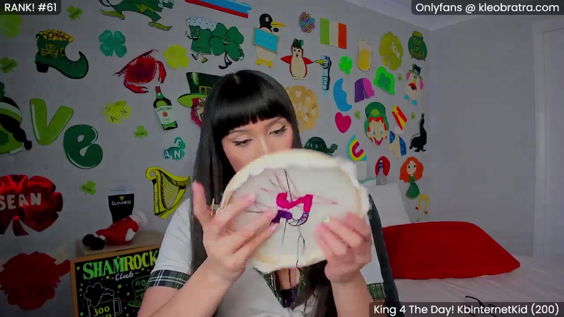 Gallery image thumbnail from KleoBratra's myfreecams stream on, 04/01/2025, 06:53 image 4 of 20